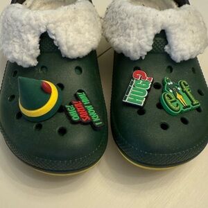 CROCS Green Holiday Clogs with Festive Charms